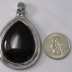 2013 jb002 large black and silver pendant